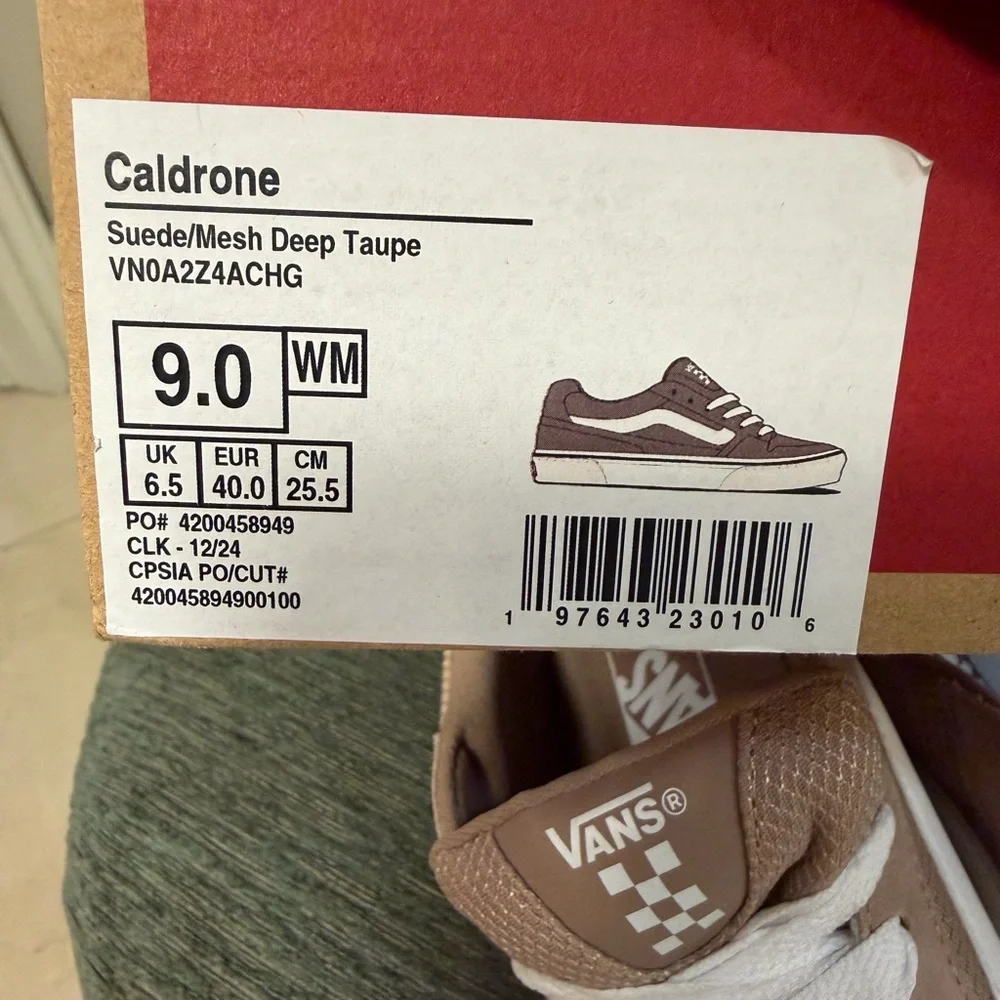 Vans Caldrone Taupe Suede Mesh Deep Sneakers Women’s NWT size 9 w/ Box